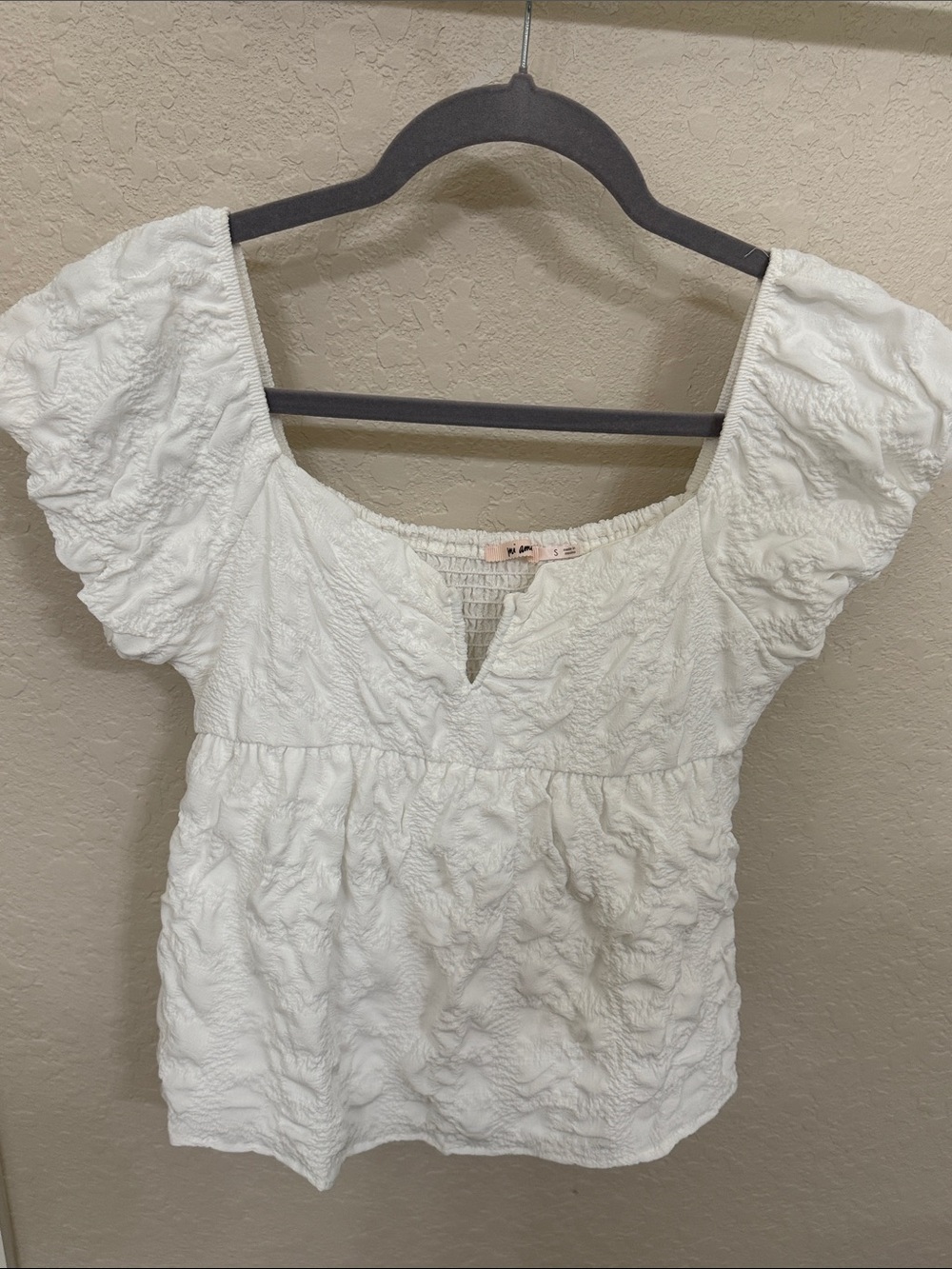 Mi Ami White Textured Puff Sleeve Blouse